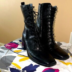 Sam Edelman Black Leather Upper Lace Up Booties 2 inch heel size 9.5
